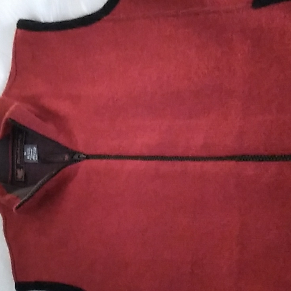 RED MAPLE SPORTSWEAR VINTAGE SWEATER TOP